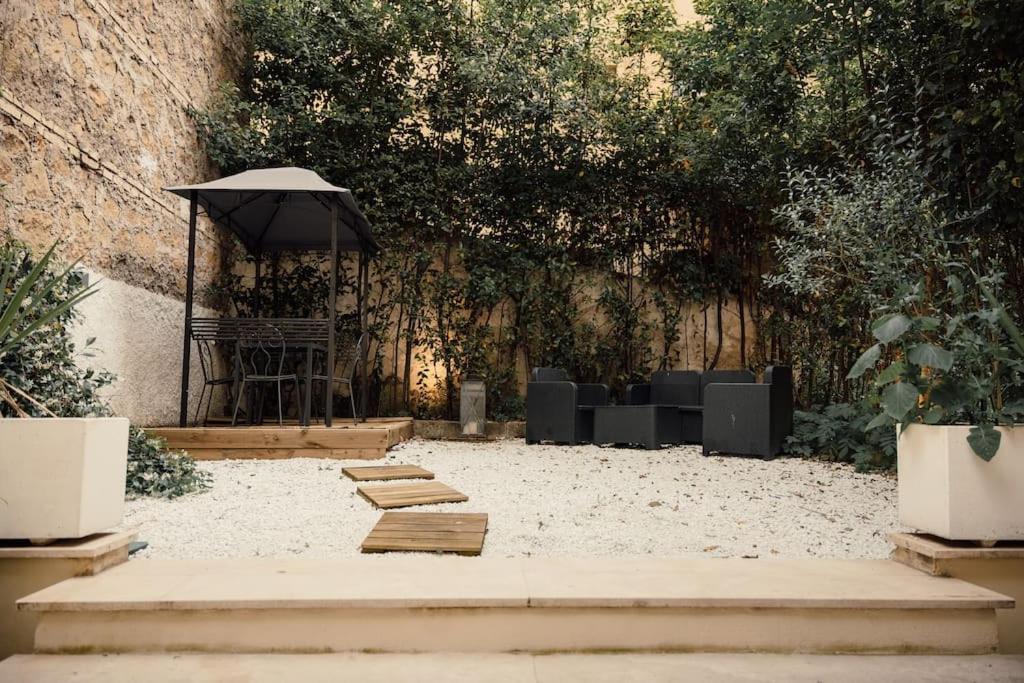 Vatican Garden Jacuzzi Apartment
